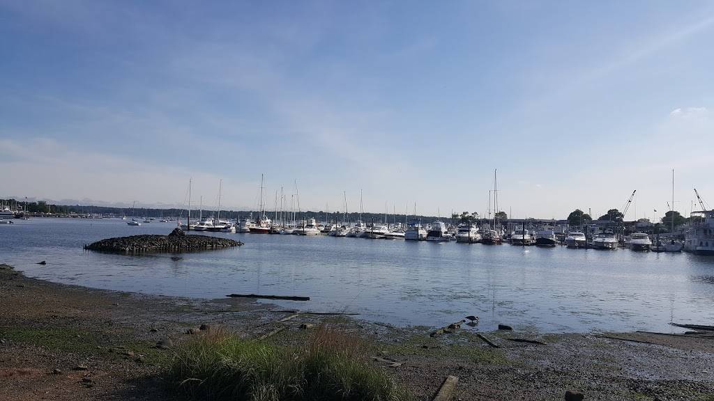 Michaels wine bar | restaurant | 45 Shore Rd, Port Washington, NY 11050, USA | 5167677549 OR +1 516-767-7549