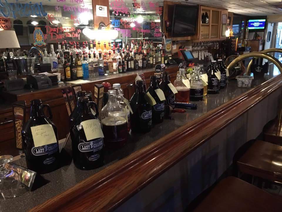 The Last Chance Tavern and Grill | restaurant | 1132 Burton St SE, Grand Rapids, MI 49507, USA | 6167194270 OR +1 616-719-4270