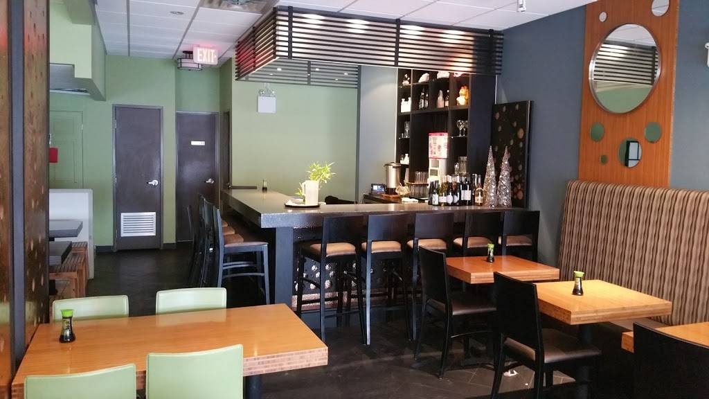 SushiMe | restaurant | 8 Beechwood Av, Vanier, ON K1L 8B4, Canada | 6137414777 OR +1 613-741-4777