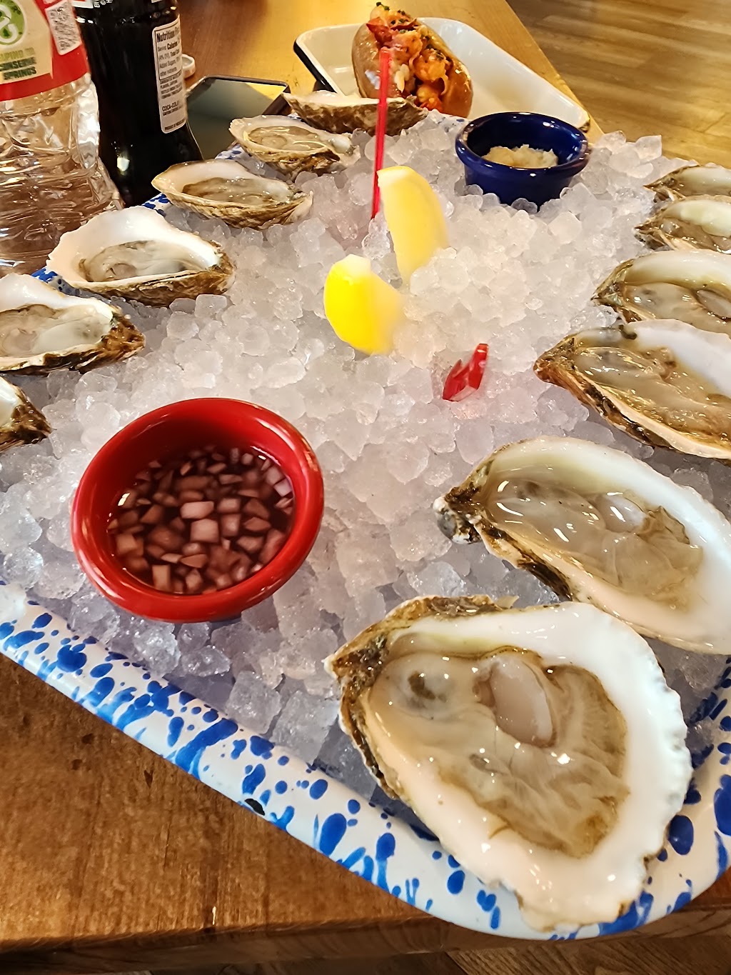 Broad Street Oyster Company | restaurant | 1 Main St #1, Huntington Beach, CA 92648, USA | 7143698938 OR +1 714-369-8938