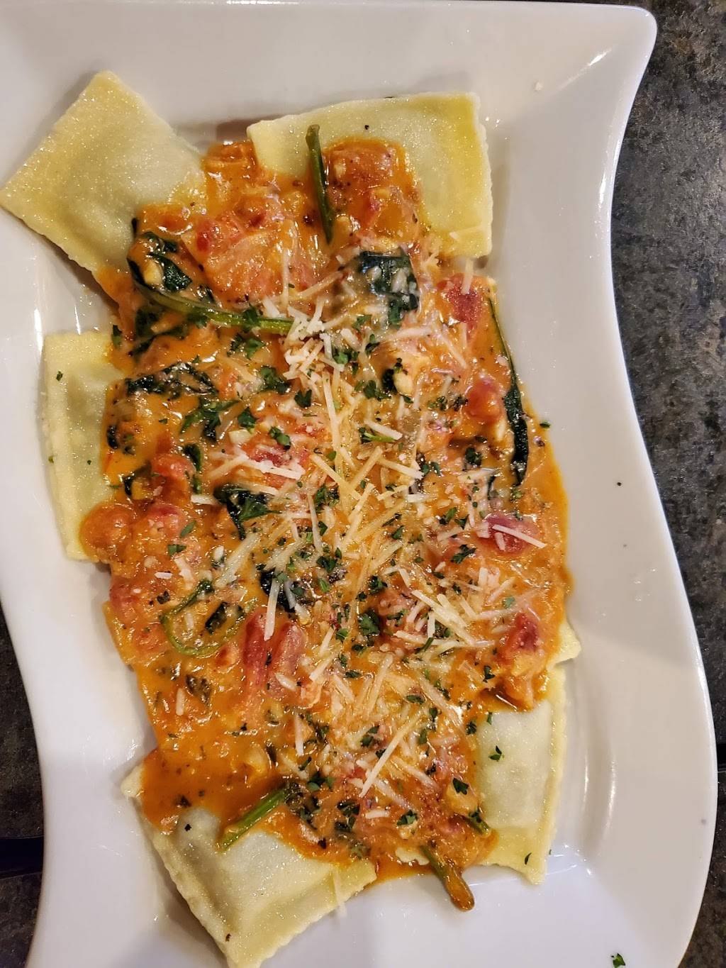 Valentinis Vicino Lago | restaurant | 4960 Miller Trunk Hwy, Hermantown, MN 55811, USA | 2187285900 OR +1 218-728-5900