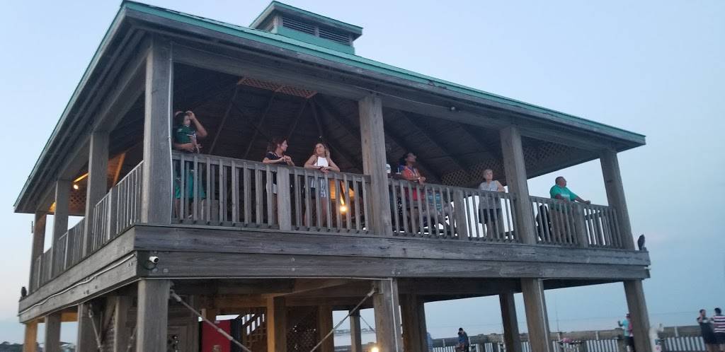 Pier 101 Restaurant & Bar | restaurant | 101 E Arctic Ave, Folly Beach, SC 29439, USA | 8436330246 OR +1 843-633-0246