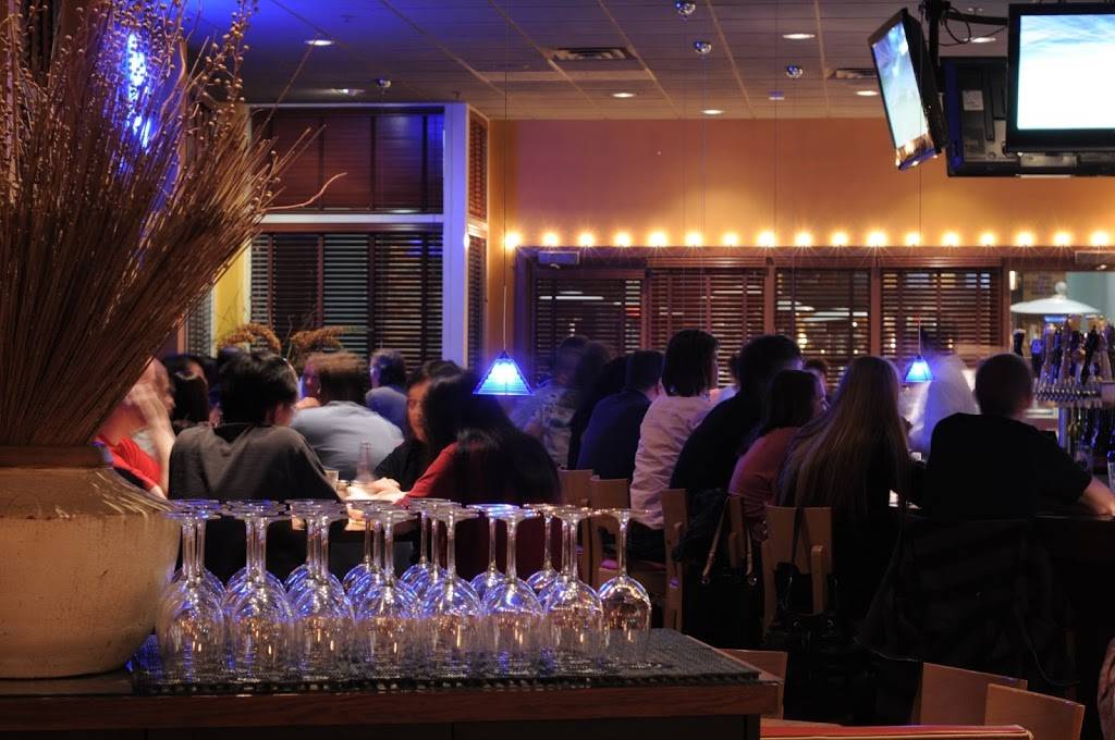 Matts Rotisserie & Oyster Lounge | restaurant | 7325 166th Ave NE f210, Redmond, WA 98052, USA | 4253760909 OR +1 425-376-0909