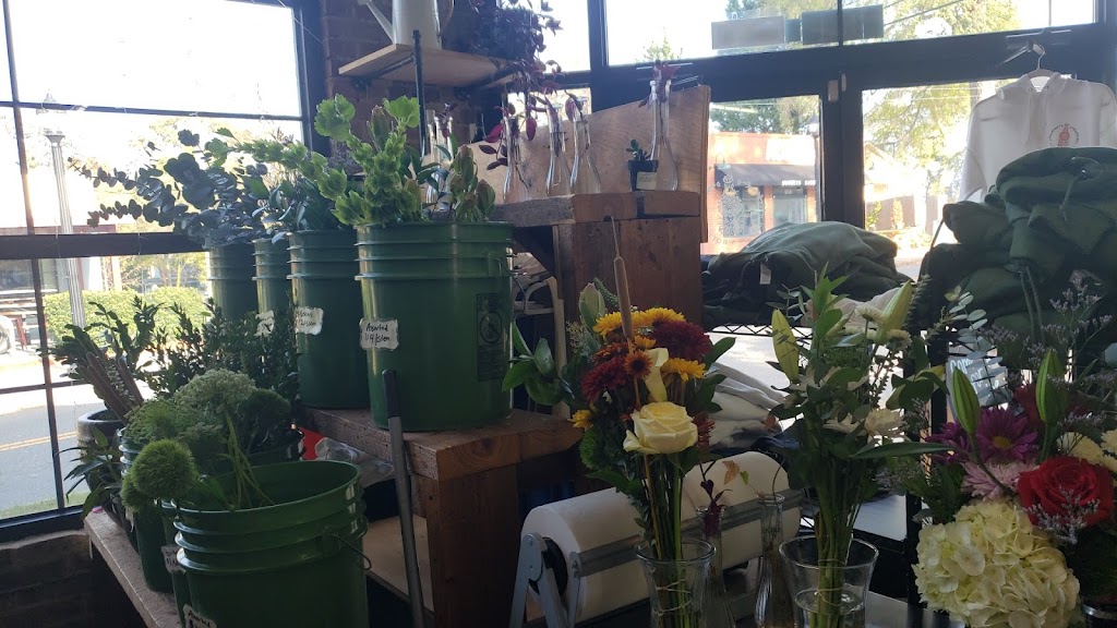 Bloom & Bottle | restaurant | 1035 Harrill St, Charlotte, NC 28205, USA | 7049667297 OR +1 704-966-7297