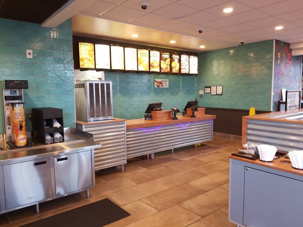 Taco Bell | meal takeaway | 6815 Bandera Rd, San Antonio, TX 78238, USA | 2106477309 OR +1 210-647-7309