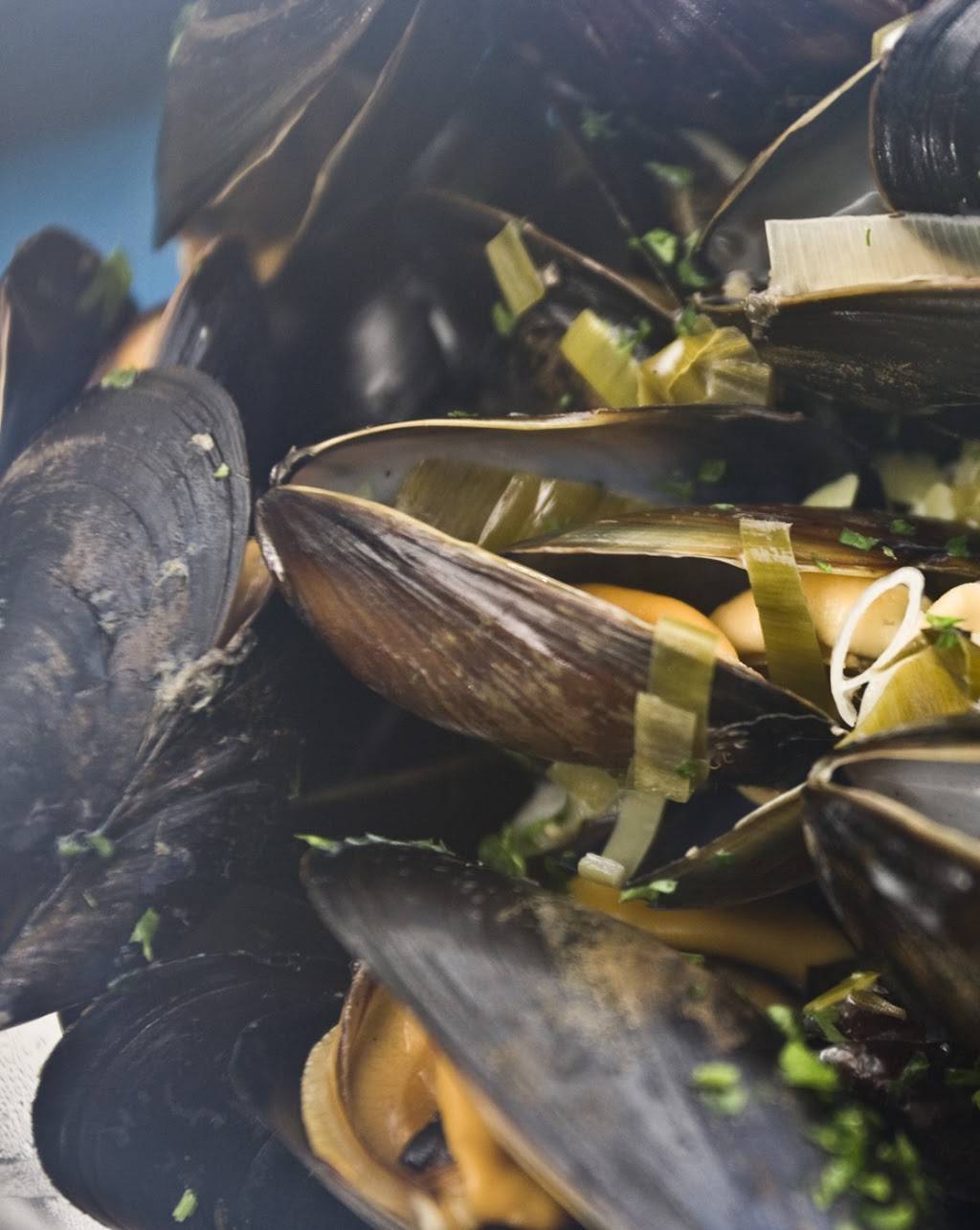 Restaurant Ad Hoc | restaurant | 2281 Rue Ontario E, Montréal, QC H2K 1V9, Canada | 5144198777 OR +1 514-419-8777