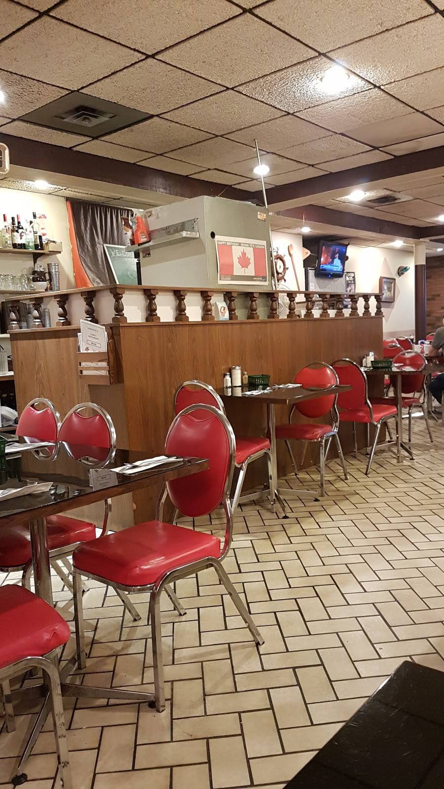 Johnsons Restaurant | restaurant | 2414 Division Rd, Windsor, ON N8W 3W4, Canada | 5199699426 OR +1 519-969-9426