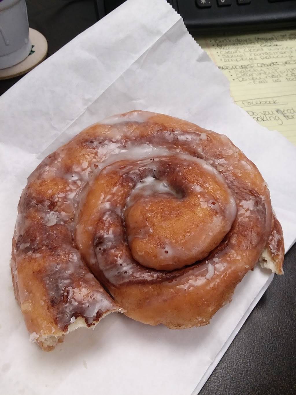 Southern Maid Donuts | bakery | 3161 N Market St, Shreveport, LA 71107, USA | 3184257011 OR +1 318-425-7011