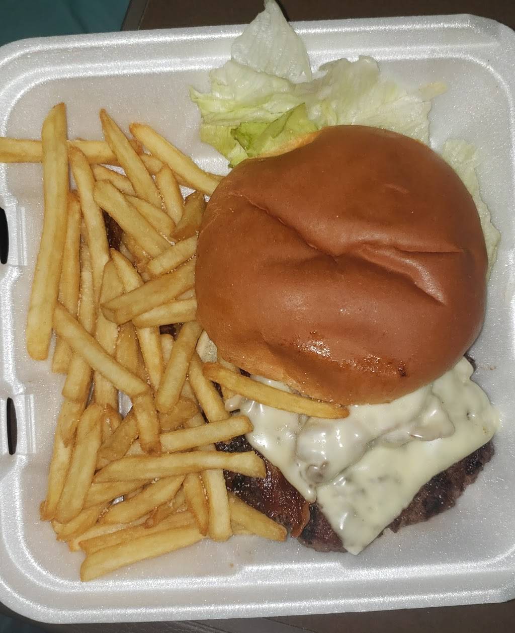 Applewood Restaurant | restaurant | 1515 S Main St, South Hutchinson, KS 67505, USA | 6202593155 OR +1 620-259-3155