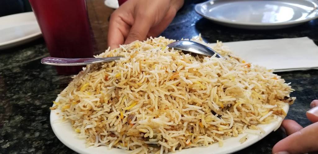 Hyderabad House | restaurant | 2225 W Devon Ave, Chicago, IL 60659, USA | 7733811230 OR +1 773-381-1230