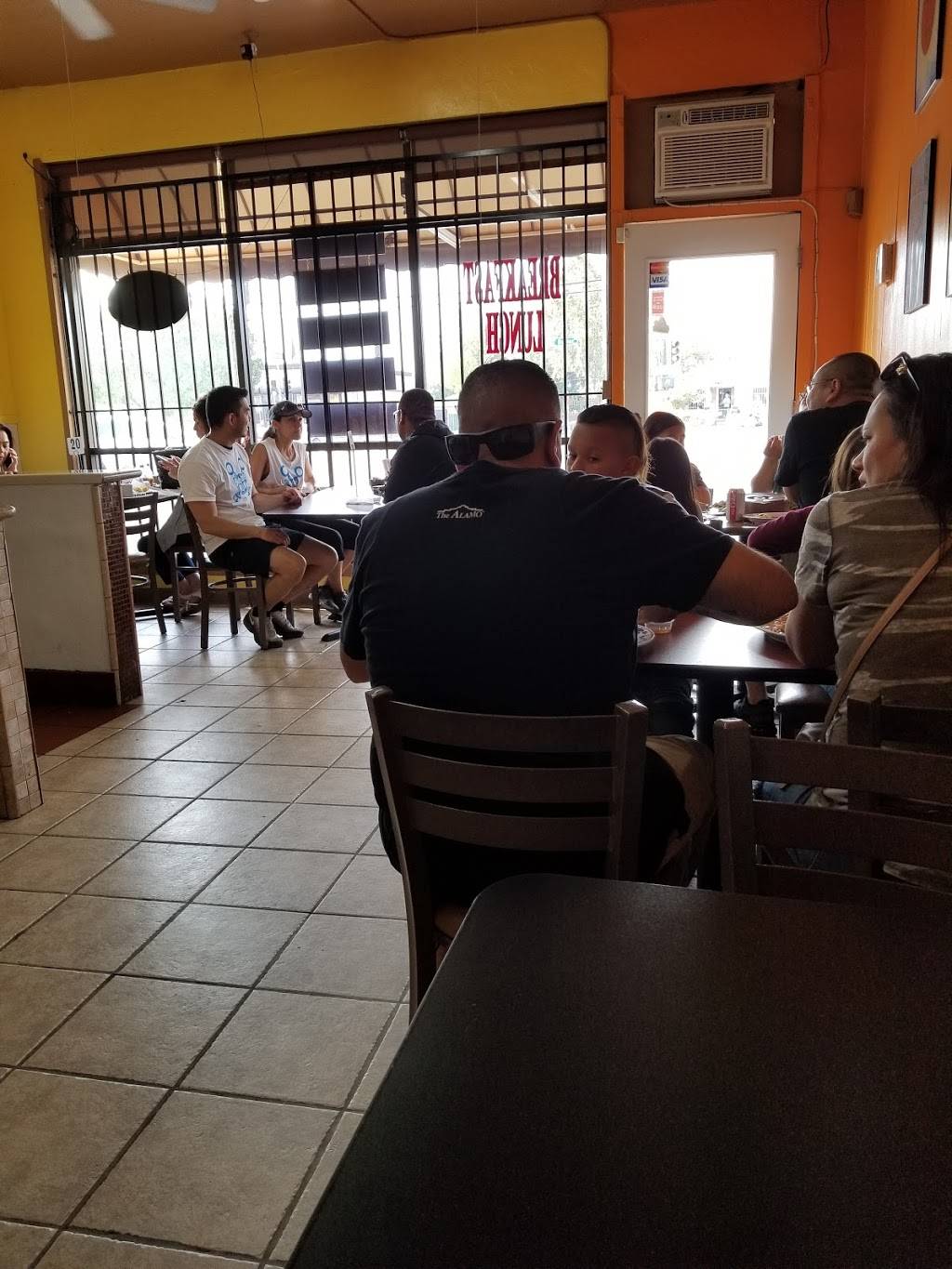 Las Mañanitas Restaurant | restaurant | 1329 S Hazelwood Blvd, Fresno, CA 93702, USA | 5596181100 OR +1 559-618-1100