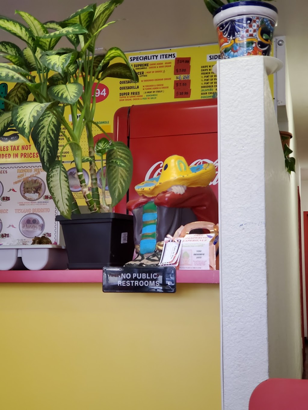 Nicos Mexican Food | restaurant | 7114 E Broadway Blvd, Tucson, AZ 85710, USA | 5202965693 OR +1 520-296-5693