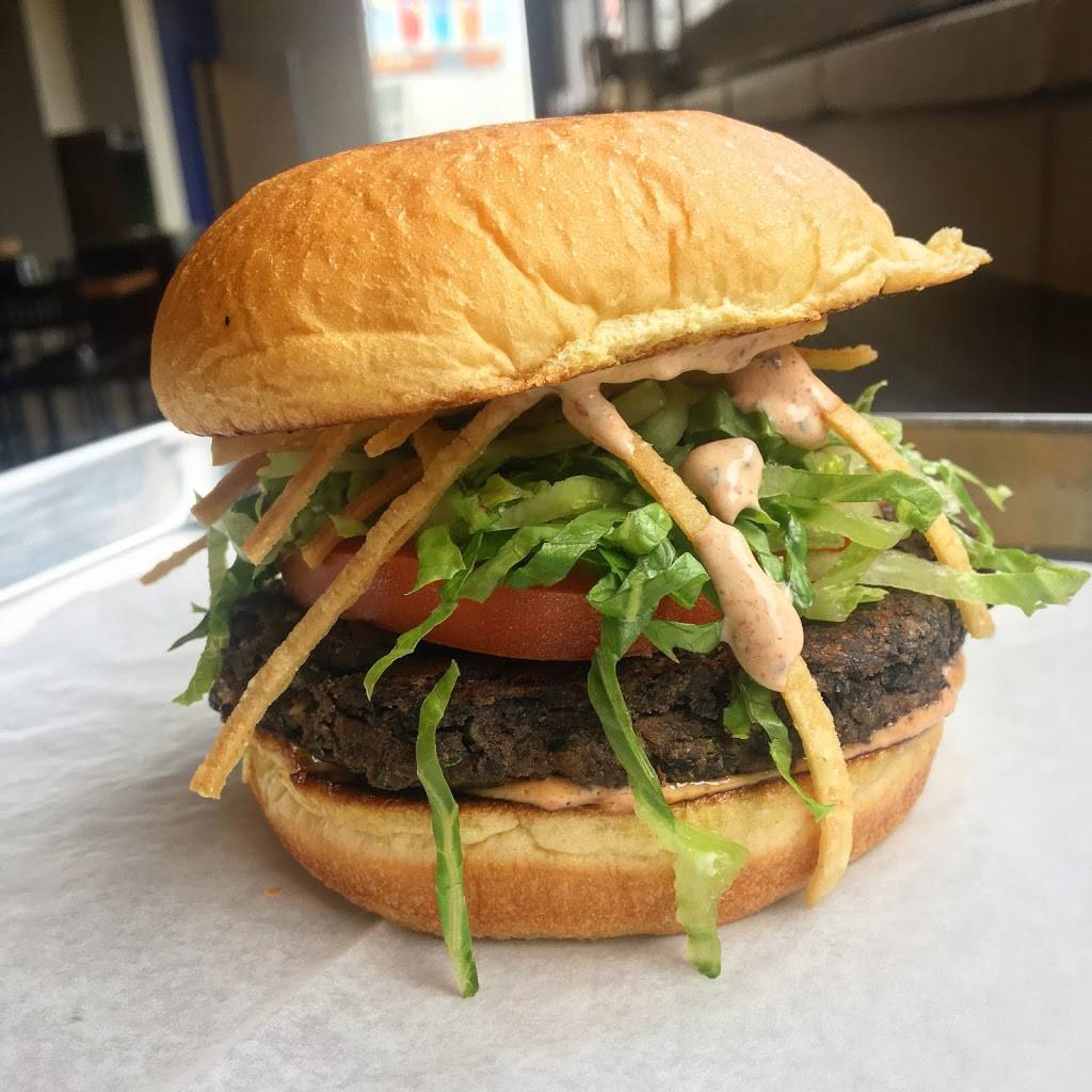 Frank Gourmet Hot Dogs | restaurant | 707 Kenmore Ave, Buffalo, NY 14223, USA | 7163225933 OR +1 716-322-5933