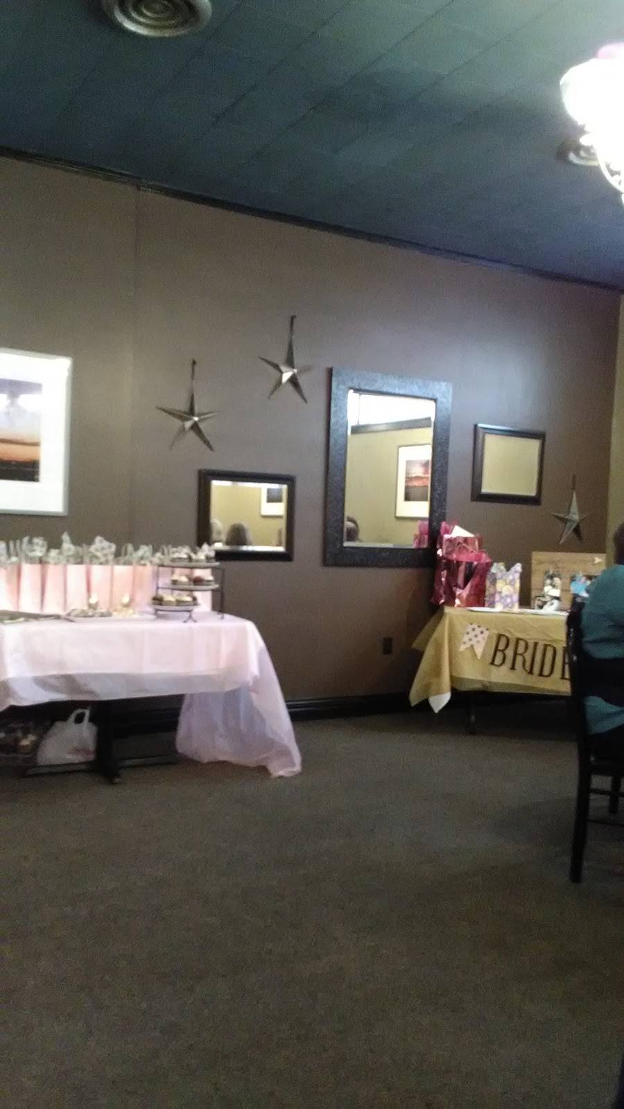 Gentelins On Broadway | restaurant | 122 E Broadway, Alton, IL 62002, USA | 6184656080 OR +1 618-465-6080