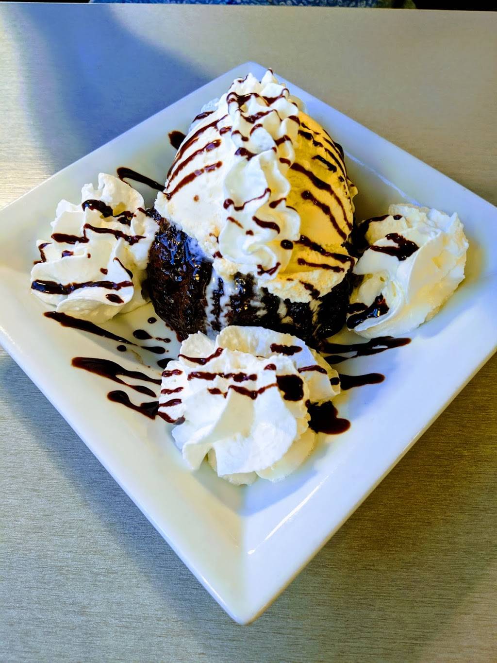 Highland Park Diner | restaurant | 960 S Clinton Ave, Rochester, NY 14620, USA | 5854615040 OR +1 585-461-5040