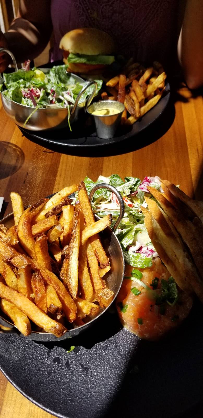 Meech & Munch | restaurant | 205 Chemin Old Chelsea, Chelsea, QC J9B 1J3, Canada | 8198271761 OR +1 819-827-1761