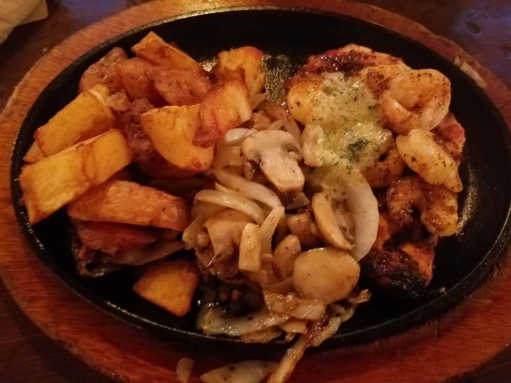 Applebees Grill + Bar | restaurant | 2875 S 9th St, Salina, KS 67401, USA | 7858278385 OR +1 785-827-8385