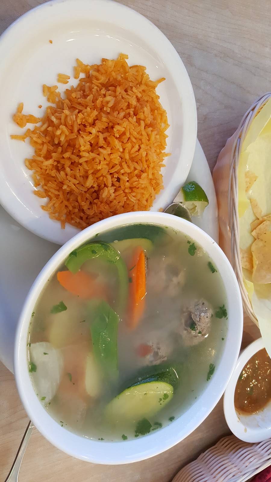 Rafaels Mexican Restaurant | restaurant | 2226 W Beverly Blvd, Montebello, CA 90640, USA | 3237284880 OR +1 323-728-4880