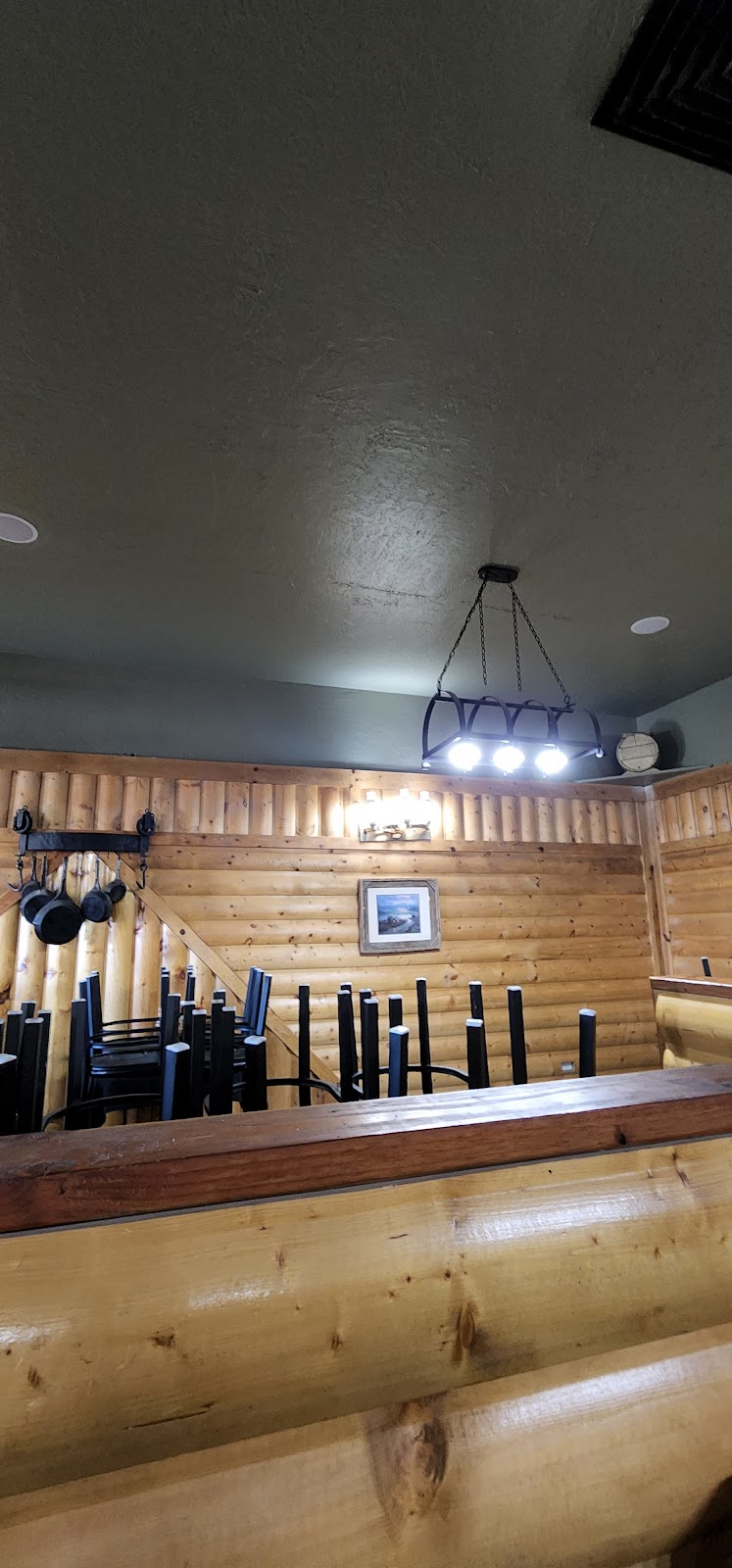 Cowboy Ranch House Bar & Restaurant | restaurant | 13500 E, UT-12, Bryce, UT 84764, USA | 4358345100 OR +1 435-834-5100