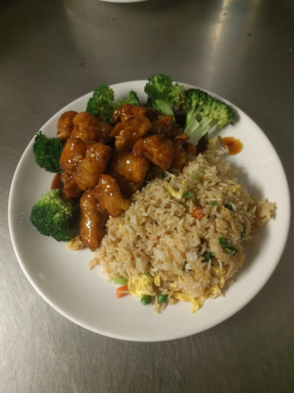 Wings Restaurant | meal takeaway | 3653 J St, Sacramento, CA 95816, USA | 9164541925 OR +1 916-454-1925