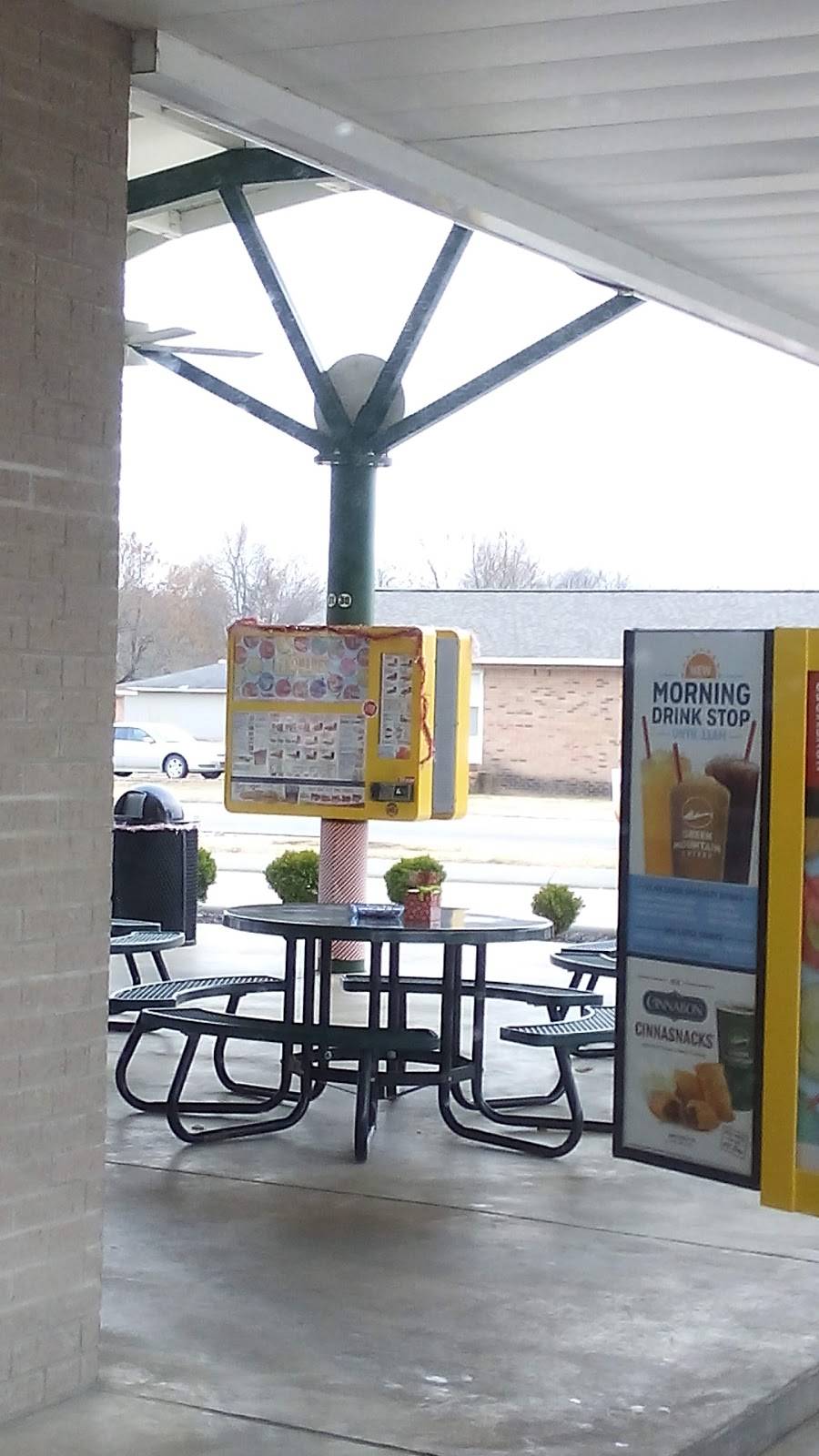 Sonic Drive-In | restaurant | 702 N 1 Mile Rd, Dexter, MO 63841, USA | 5736248400 OR +1 573-624-8400