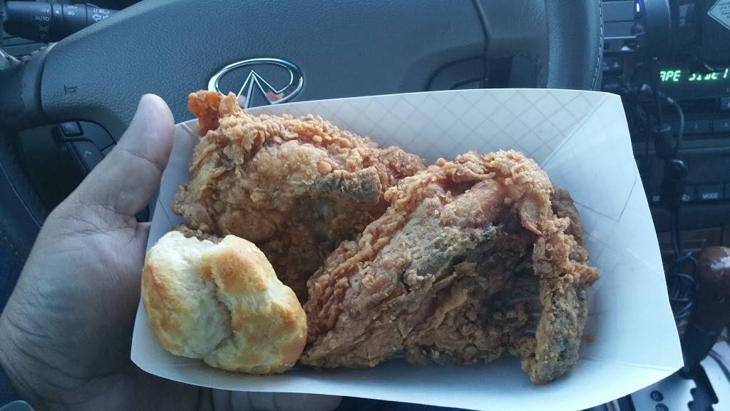 Sunnys Chicken Greenwood | meal takeaway | 1030 US Highway 31 South, Greenwood, IN 46143, USA | 3178822442 OR +1 317-882-2442