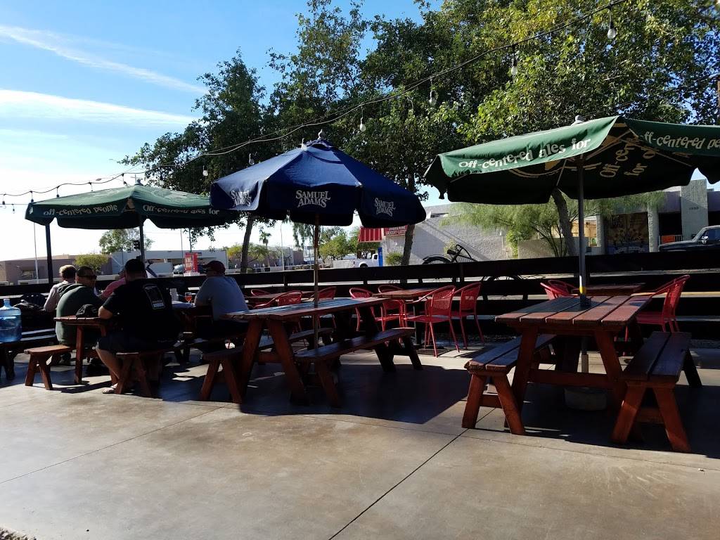 Boulders On Broadway | restaurant | 530 W Broadway Rd, Tempe, AZ 85282, USA | 4809219431 OR +1 480-921-9431