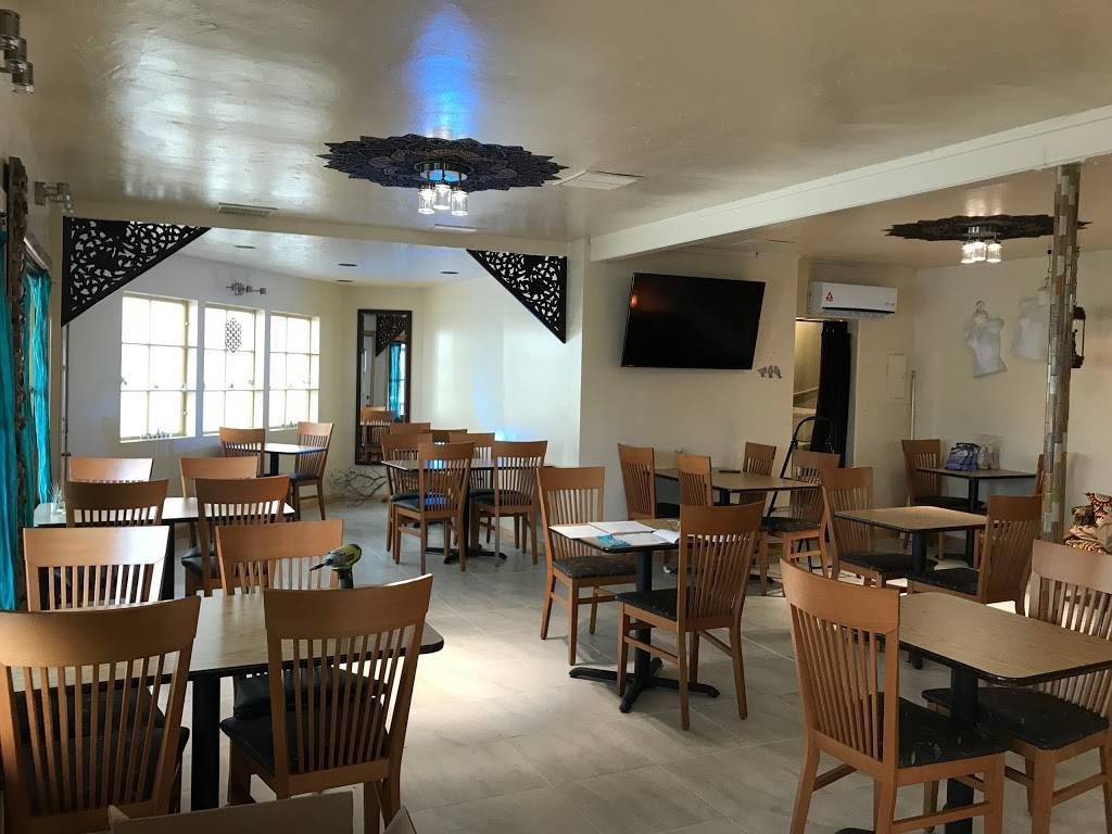 Love Café | restaurant | 39993 CA-41, Oakhurst, CA 93644, USA | 5596425683 OR +1 559-642-5683