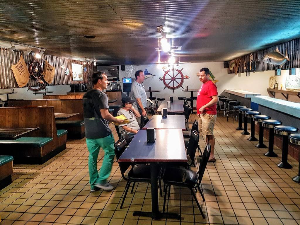 Lee & Ricks Oyster Bar | restaurant | 5621 Old Winter Garden Rd, Orlando, FL 32811, USA | 4072933587 OR +1 407-293-3587