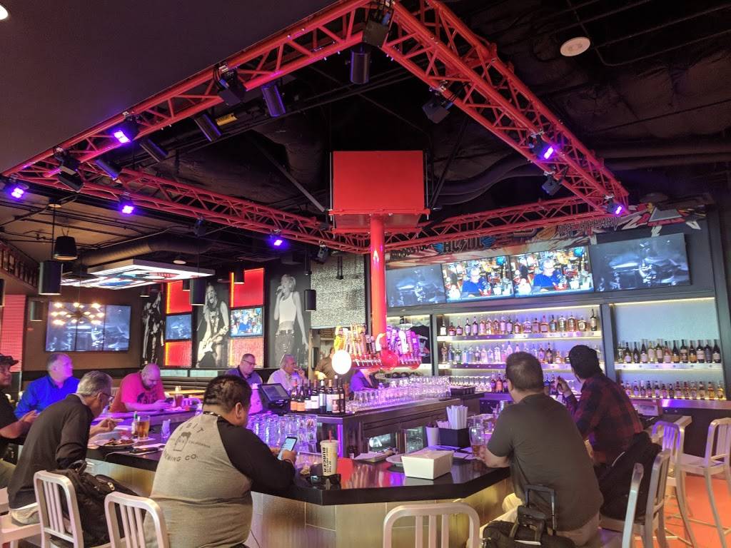 Rock & Brews Restaurant | restaurant | 2900 E Airport Dr, Ontario, CA 91761, USA | 9093231810 OR +1 909-323-1810