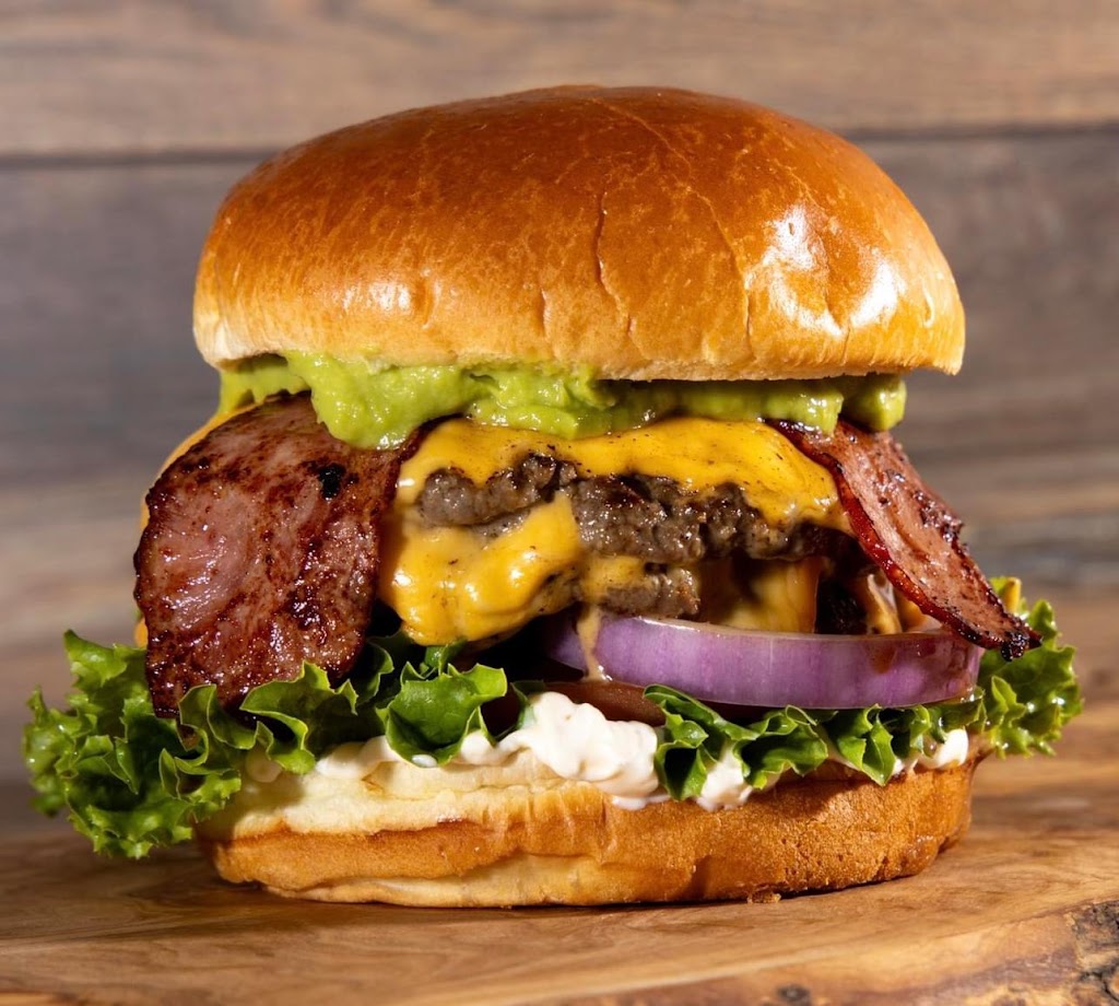 BURGER HUB | restaurant | 6231 S 27th St, Greenfield, WI 53221, USA | 4145740099 OR +1 414-574-0099