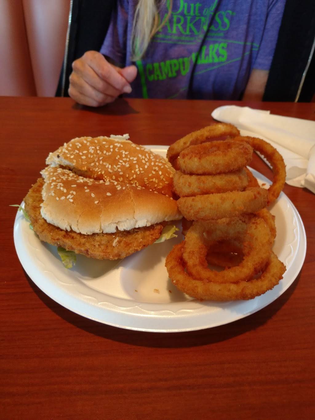 Petes Drive-In | restaurant | 1009 E Pearce Blvd, Wentzville, MO 63385, USA | 6363276992 OR +1 636-327-6992