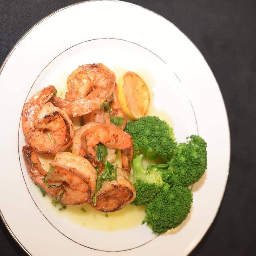 Bourbon and Bones The Smokehouse | restaurant | 17011 St Clair Ave, Cleveland, OH 44110, USA | 2169128858 OR +1 216-912-8858