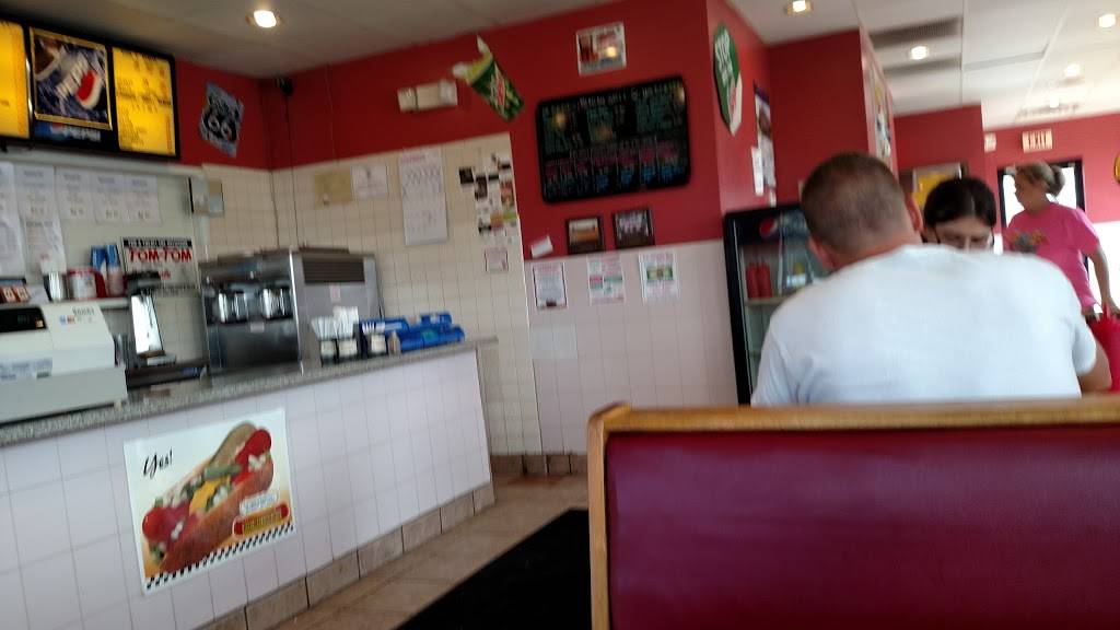 A Js Hotdogs & Gyros | meal takeaway | 250 W Baltimore St, Wilmington, IL 60481, USA | 8154767100 OR +1 815-476-7100