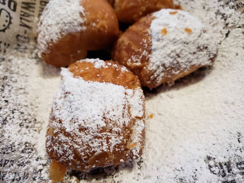 Walk-Ons Sports Bistreaux | restaurant | 6401 Tattersall, Alston Park Dr, Hoover, AL 35242, United States | 2055382700 OR +1 205-538-2700