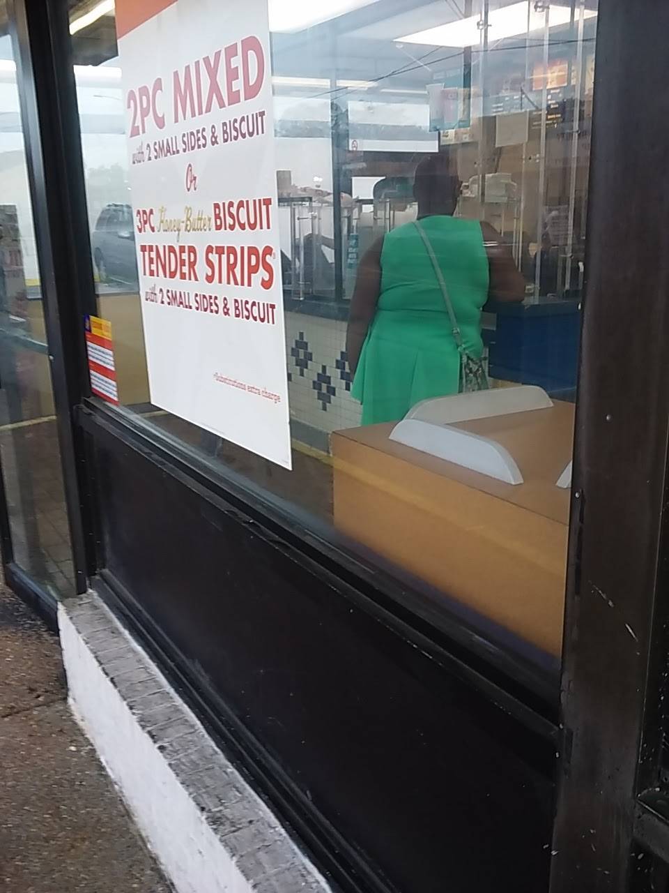 Churchs Chicken | restaurant | 2928 Seven Mile E, Detroit, MI 48234, USA | 3138938141 OR +1 313-893-8141