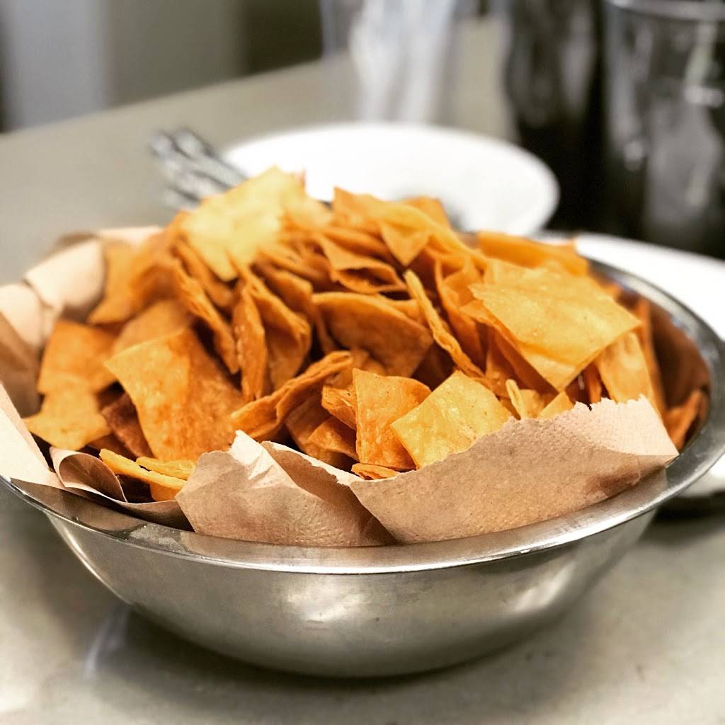 The Verandah | restaurant | 842 W 36th St, Baltimore, MD 21211, USA | 4108890999 OR +1 410-889-0999