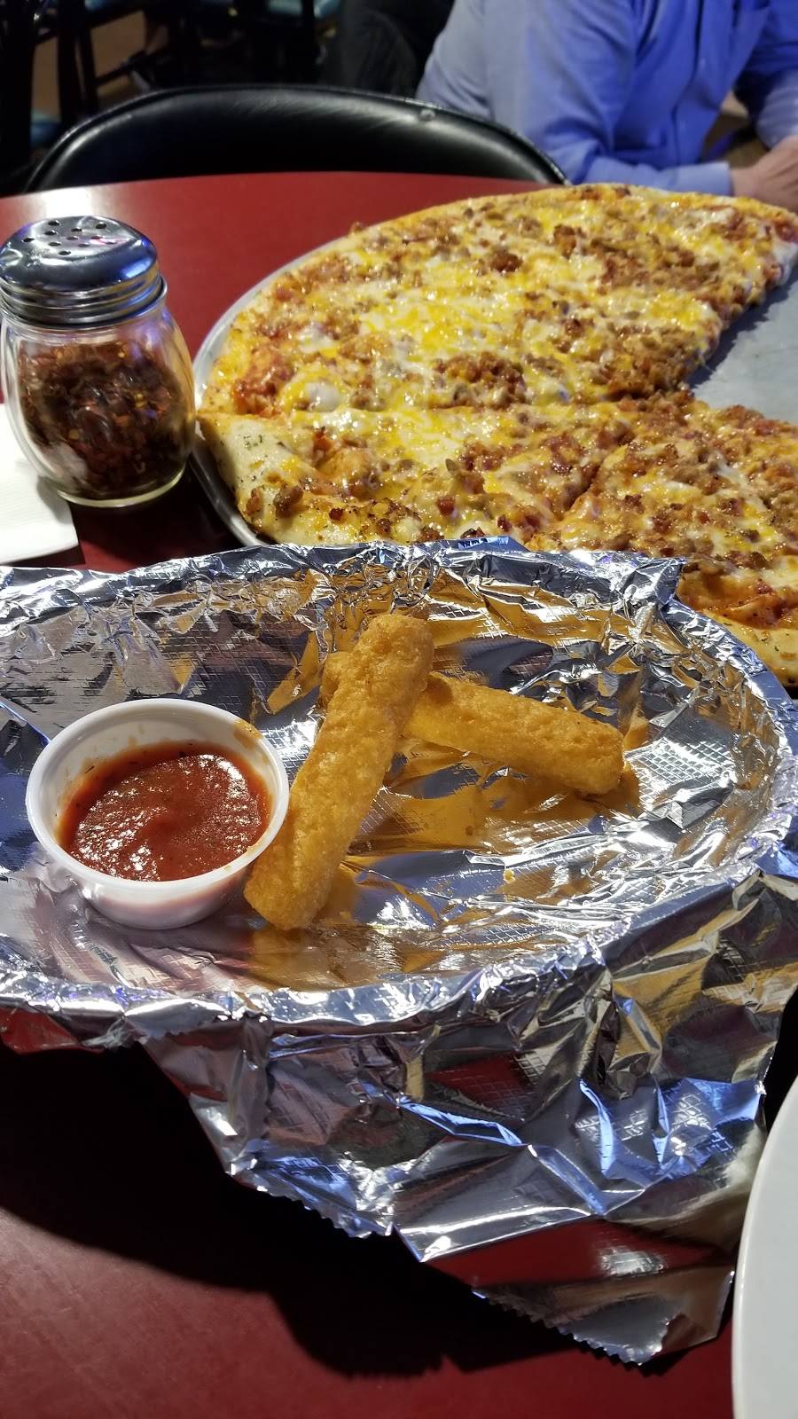 Chevvys Pizza & Sports Bar | restaurant | 3740 W Jefferson Blvd, Fort Wayne, IN 46804, USA | 2604364748 OR +1 260-436-4748