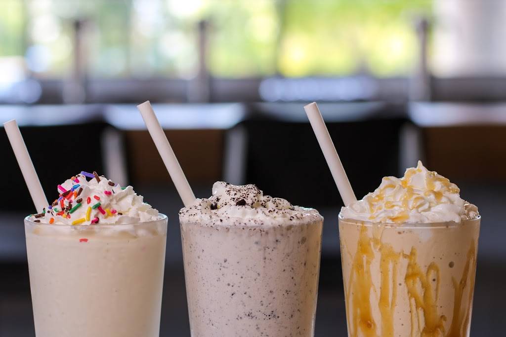 Truland Burgers & Greens | restaurant | 140 N Arizona Ave #100, Chandler, AZ 85225, USA | 4805977806 OR +1 480-597-7806