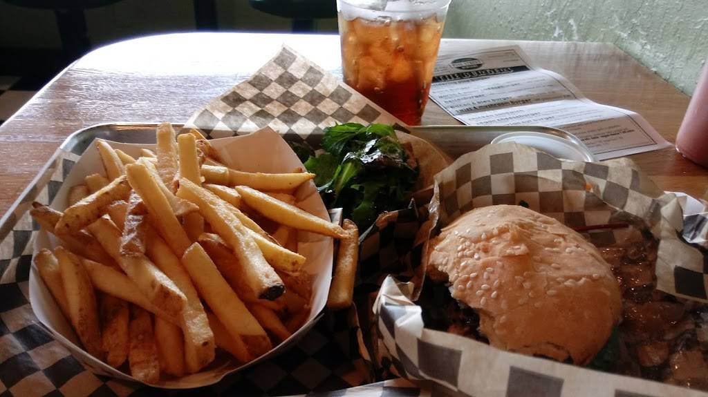 Pine Street Burgers-E. Main & Dorsey Drive | restaurant | 1249 E Main St, Grass Valley, CA 95945, USA | 5304775054 OR +1 530-477-5054