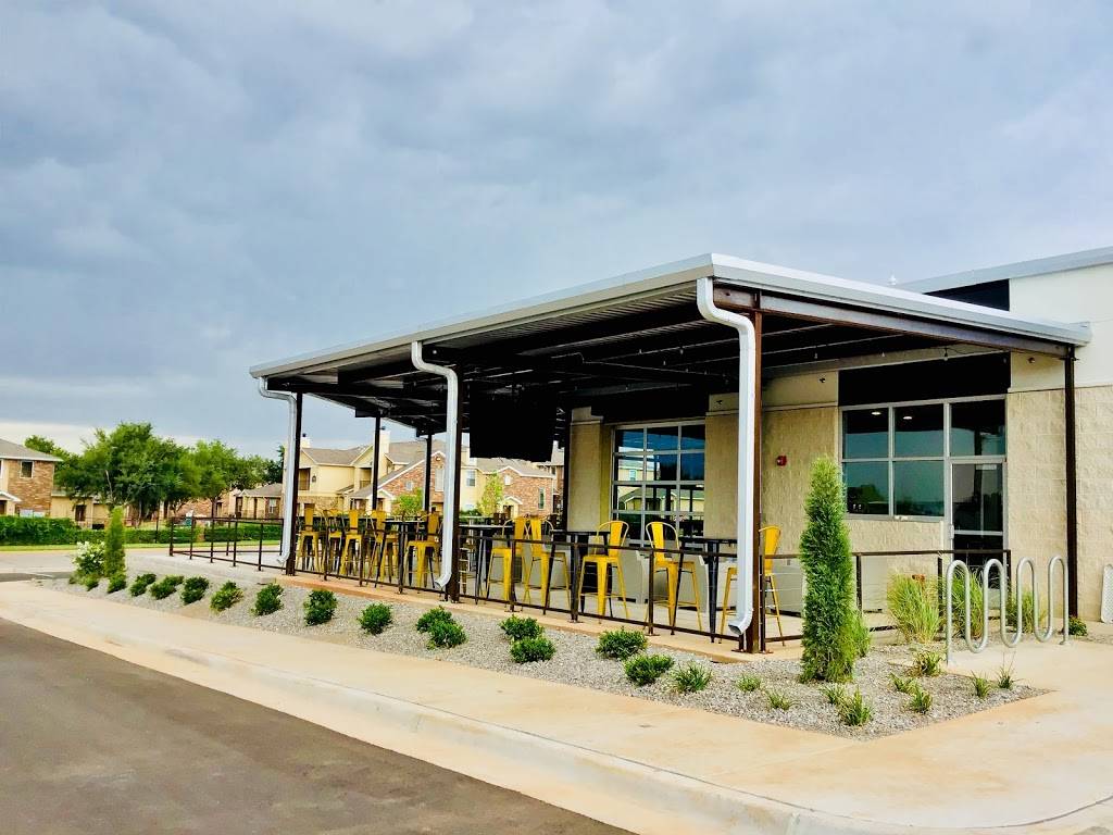 Industry Gastro Lounge | restaurant | 2800 NW 140th St, Oklahoma City, OK 73120, USA | 4054701261 OR +1 405-470-1261