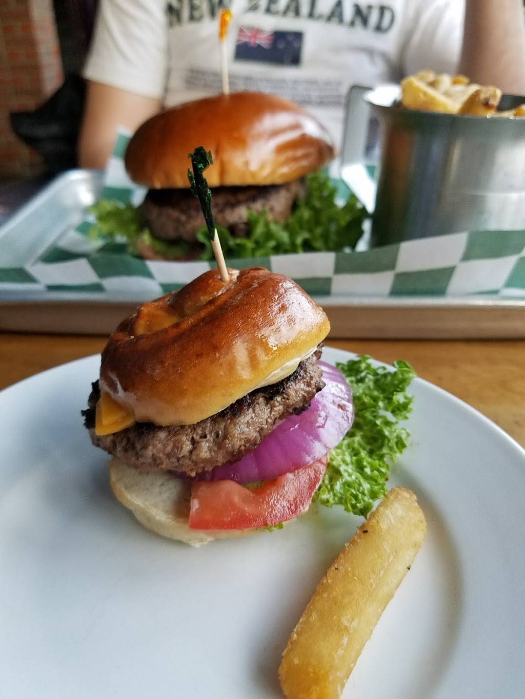 Raleigh Beer Garden | restaurant | 614 Glenwood Ave, Raleigh, NC 27603, USA | 9193243415 OR +1 919-324-3415