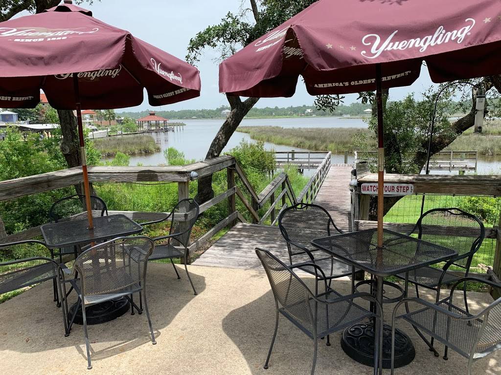 McElroys on the Bayou | restaurant | 705 Bienville Blvd, Ocean Springs, MS 39564, USA | 2288184600 OR +1 228-818-4600