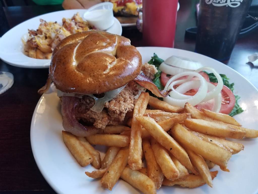 Blue 42 Sports Bar and Grill | restaurant | 629 Ellis Blvd NW, Cedar Rapids, IA 52405, USA | 3198262996 OR +1 319-826-2996