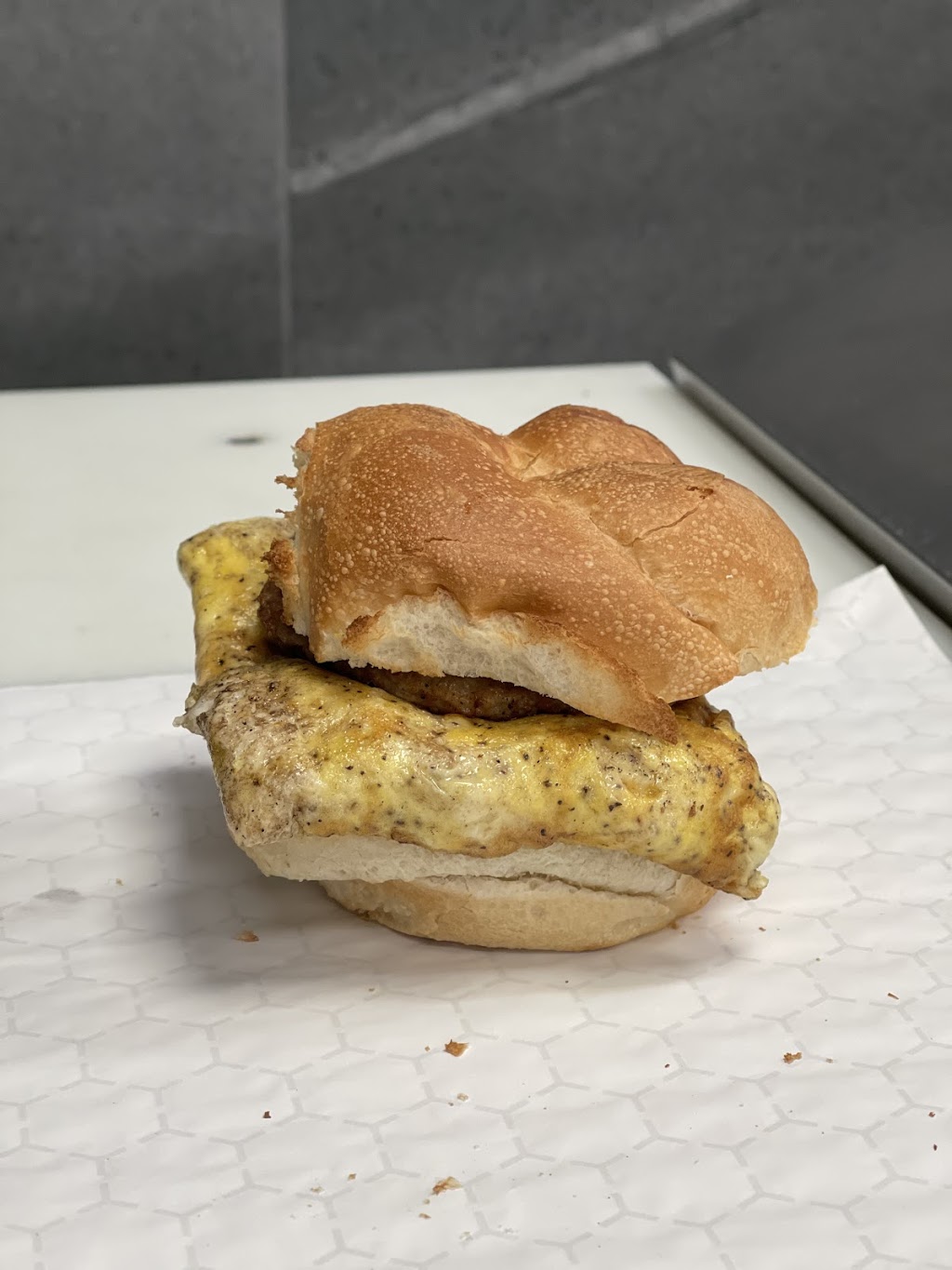 Henrys kitchen | restaurant | 519 Merchants Rd, Rochester, NY 14609, USA | 5858672434 OR +1 585-867-2434