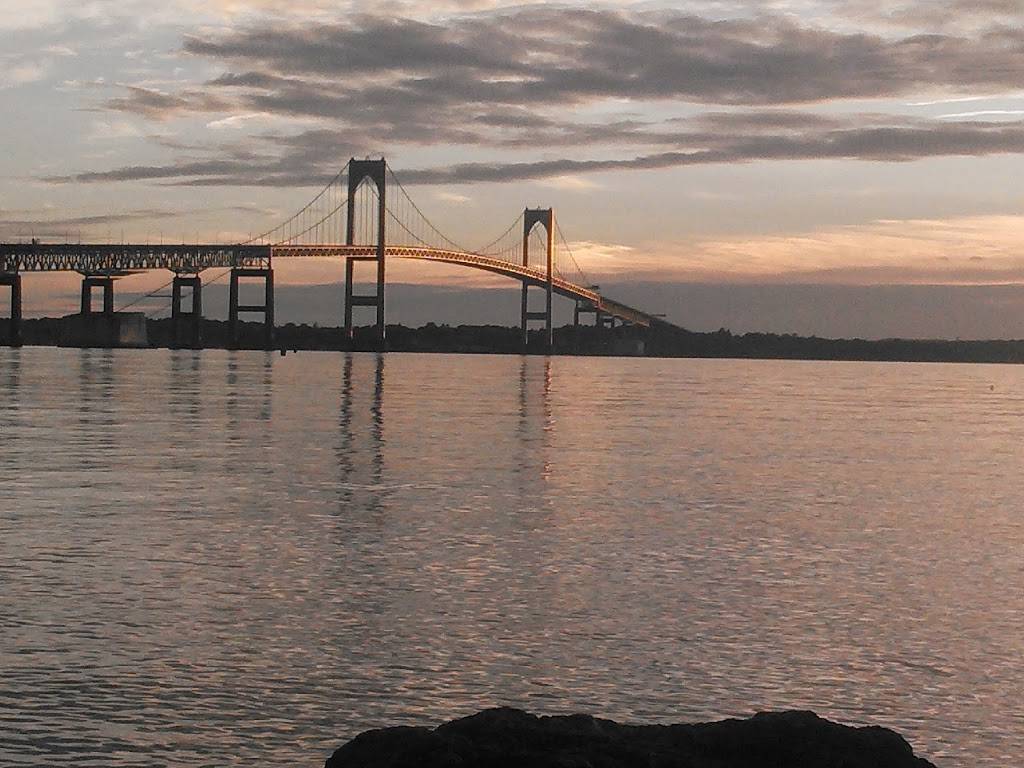 Topside Restaurant | restaurant | Newport, RI 02841, USA | 4018411442 OR +1 401-841-1442