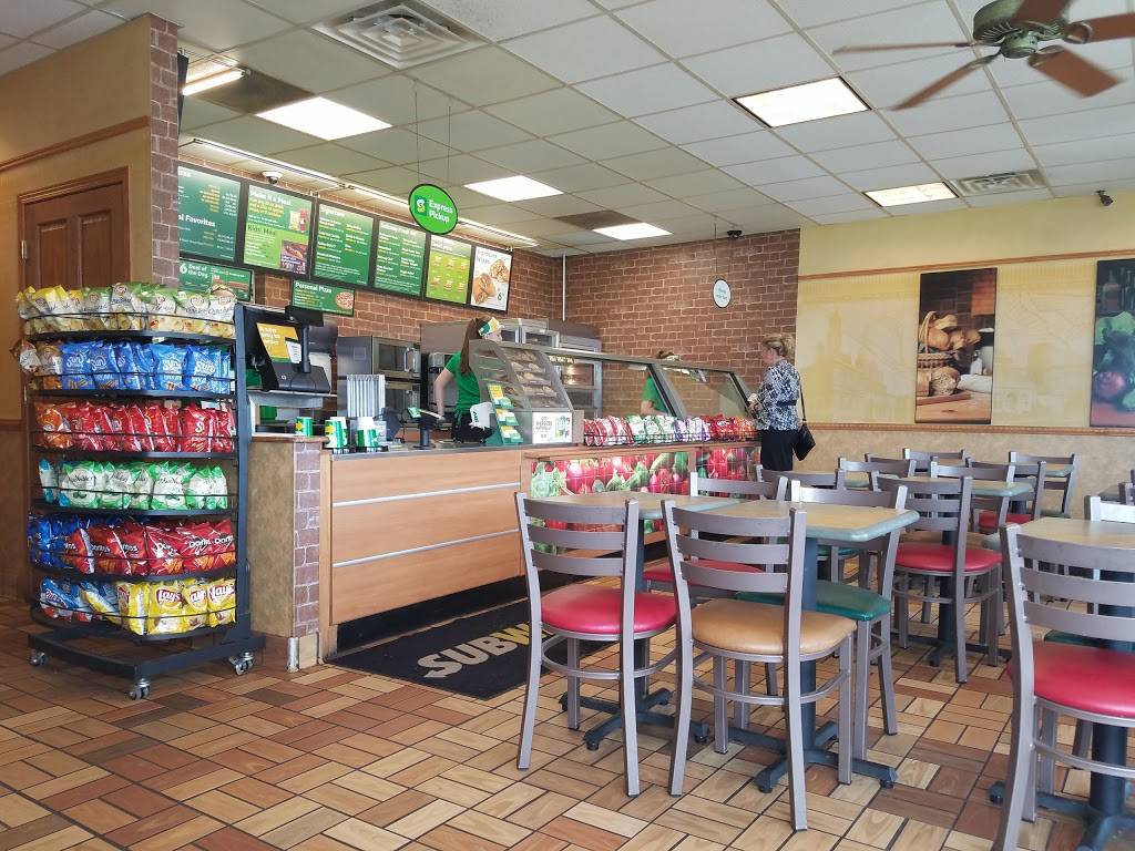 Subway | restaurant | 819 N Elida St, Winnebago, IL 61088, USA | 8153351020 OR +1 815-335-1020