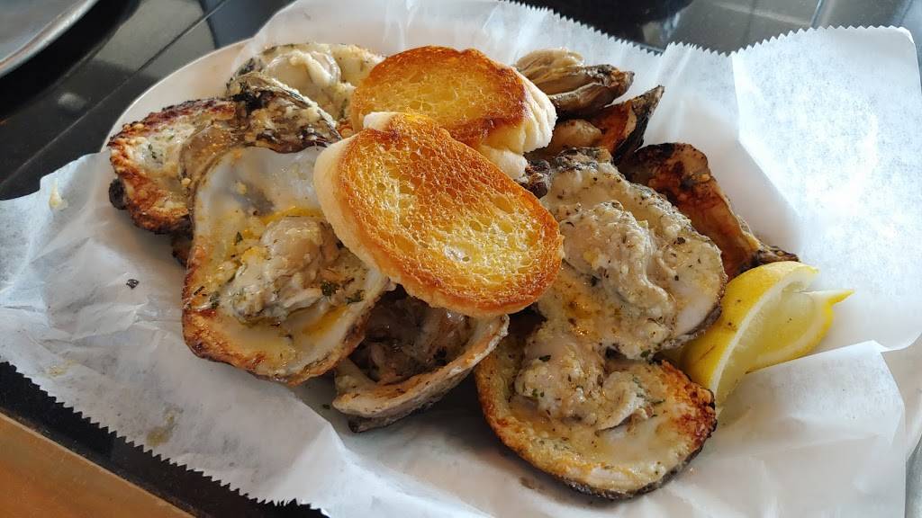 Full Moon Oyster Bar-Southern Pines | restaurant | 134 Brucewood Rd, Southern Pines, NC 28387, USA | 9102462048 OR +1 910-246-2048