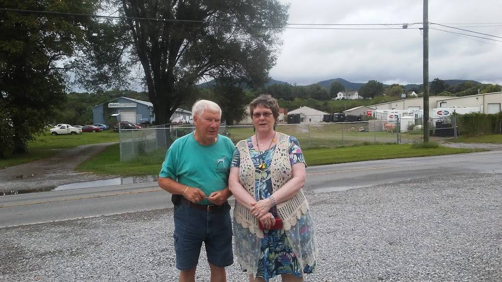 River Rock Restaurant | restaurant | 1263 W Riverside Dr, Salem, VA 24153, USA | 5403895044 OR +1 540-389-5044