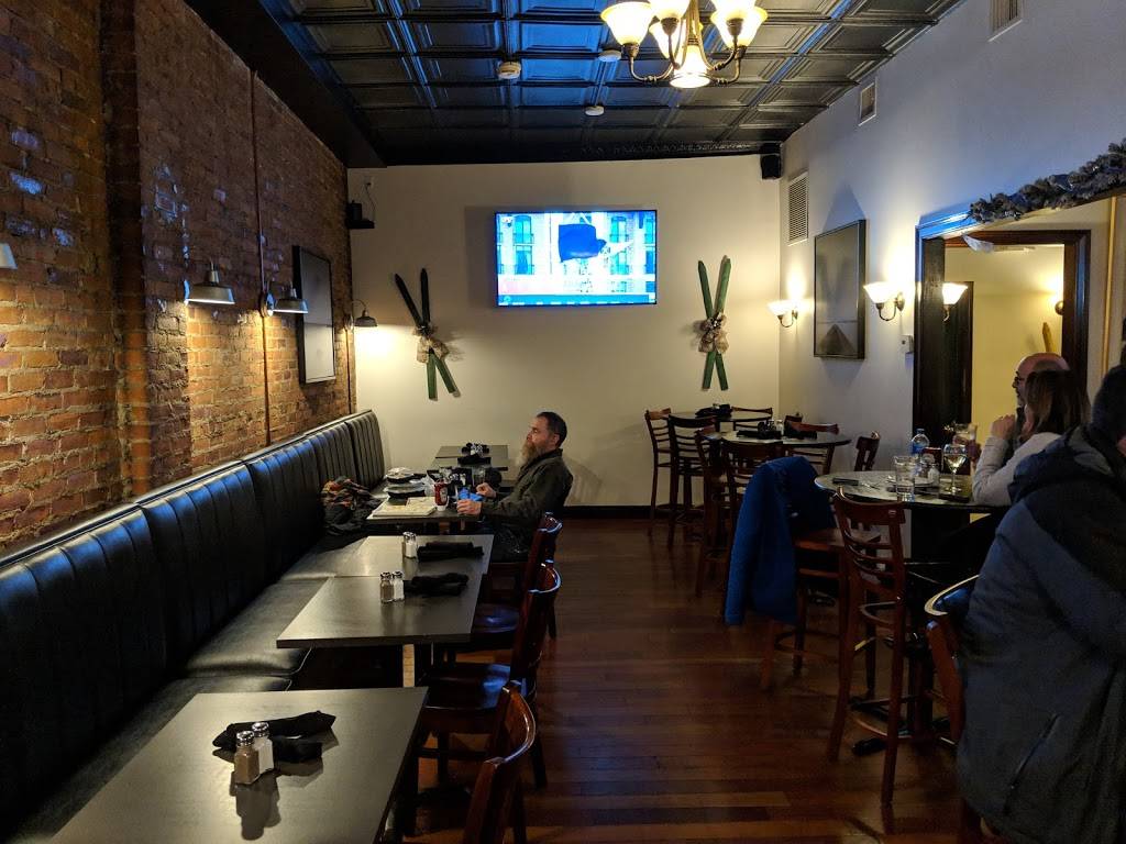 Town Tavern | restaurant | 201 Massachusetts Ave, Arlington, MA 02474, USA | 7818595413 OR +1 781-859-5413